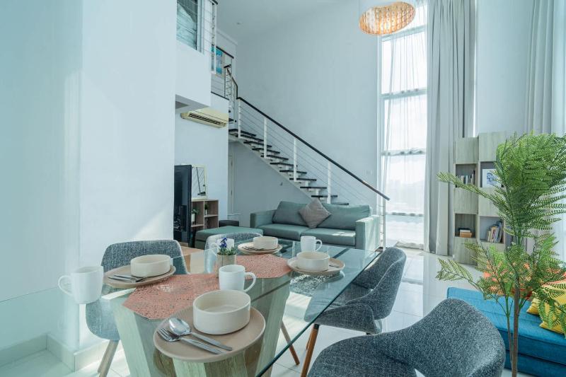 2BR Maritime Suite Duplex George Town SeaView - image 14