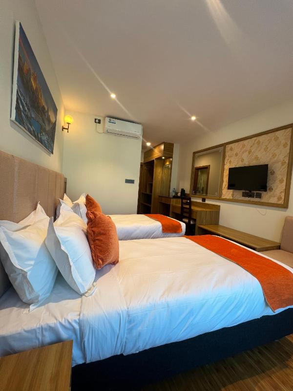 Hotel Eleven - image 12