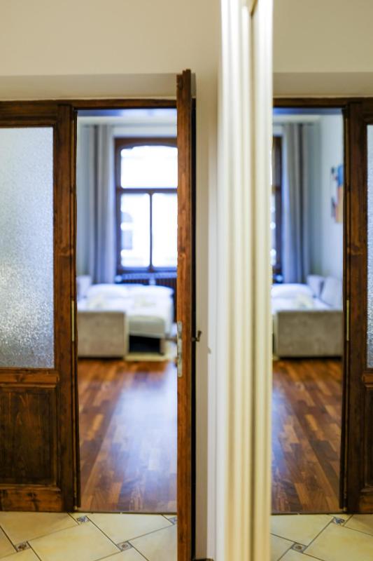 Urban Riverside Apartment - near Old Town - for 5 by AP - image 10