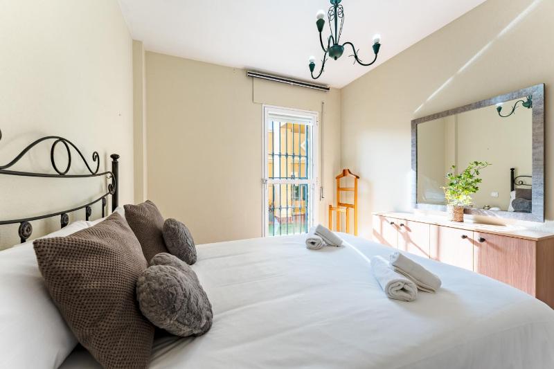 MalagaSuite Three Rooms with Terrace - image 34