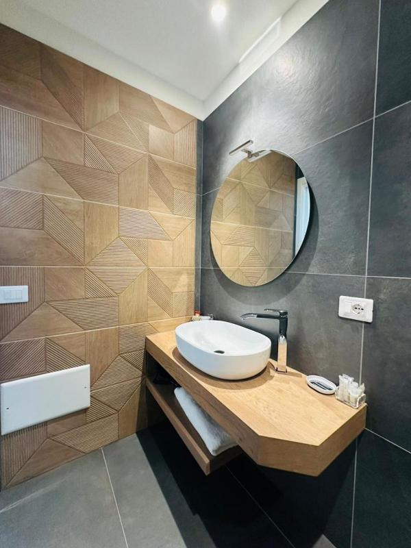 Suite 70 Luxury Collection - image 23