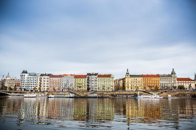 Urban Riverside Apartment - near Old Town - for 5 by AP - image 11