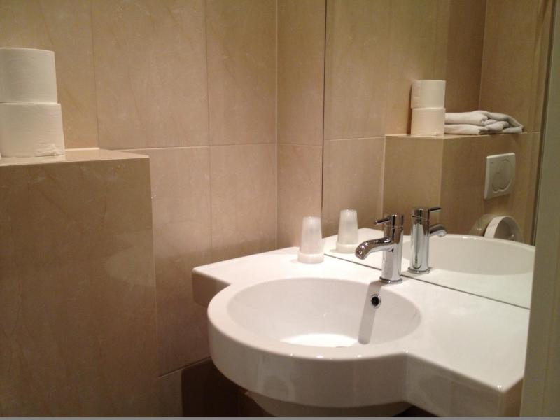 Standard Single Room image 3