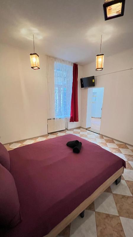 Затишна квартира в центрі - image 4