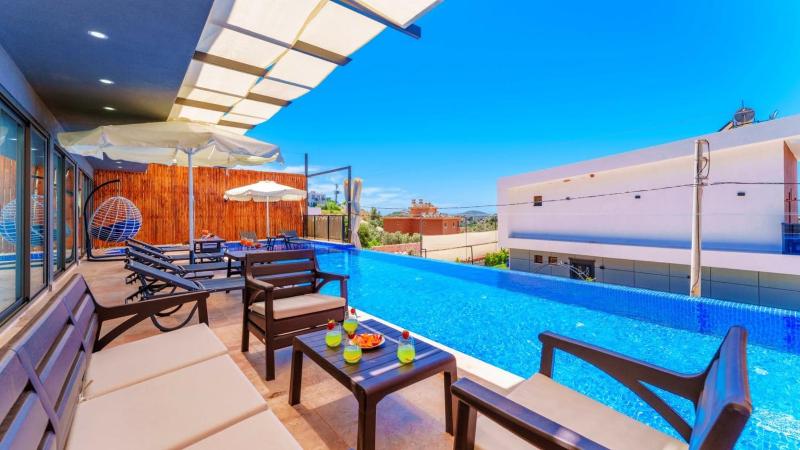 Luxury 5 bedroom villa with private pool and Jacuzzi - image 18