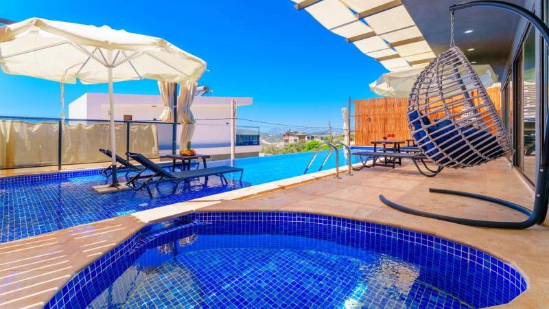 Luxury 5 bedroom villa with private pool and Jacuzzi - image 9