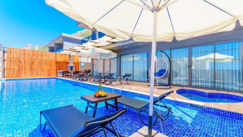 Luxury 5 bedroom villa with private pool and Jacuzzi - image 34