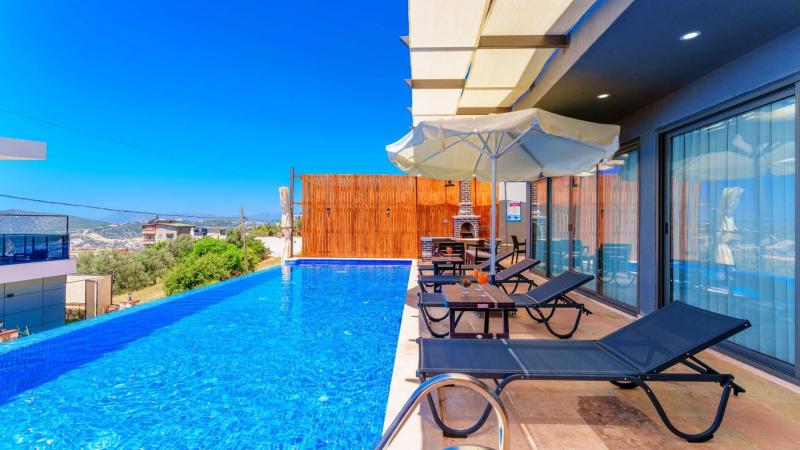 Luxury 5 bedroom villa with private pool and Jacuzzi - image 4
