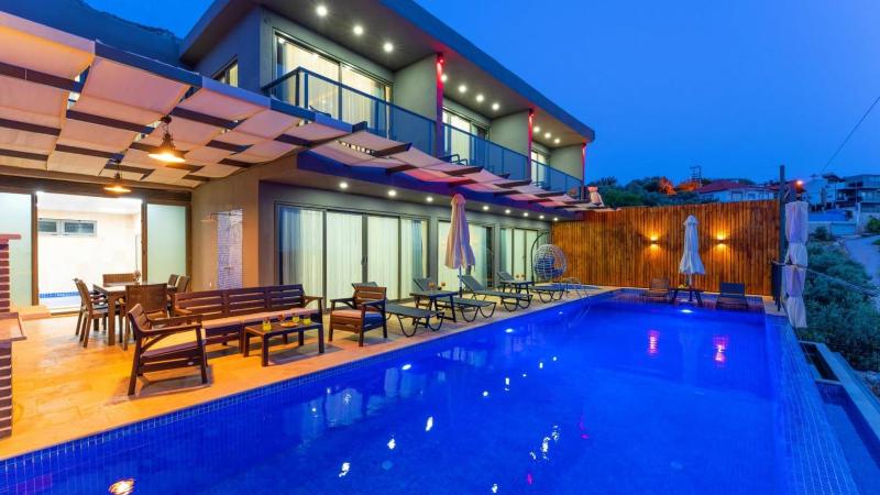 Luxury 5 bedroom villa with private pool and Jacuzzi - image 7