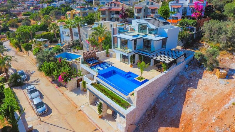Kalkan 3 bedroom seaview villa with private Indoor and Outdoor Pool - image 5