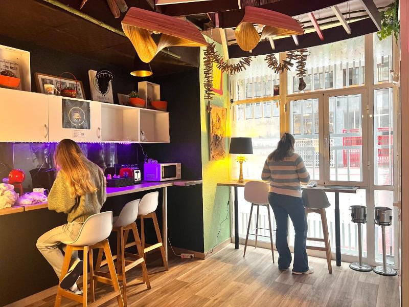 HOSTEL Pepper-Gold -STEP-FREE ENTRANCE -car- free Space-no nois-3 minutes from Port -BED ROOMS 8 GUEST 55 M2 AND 8 GUEST 65 M2 - image 35