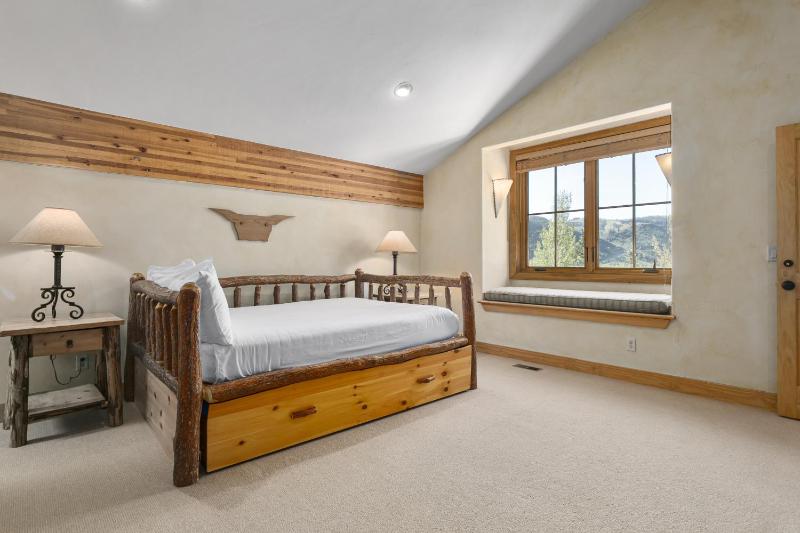 Thistle Drive Home at Deer Valley Resort - 4 Bedroom Home #3020 - image 7