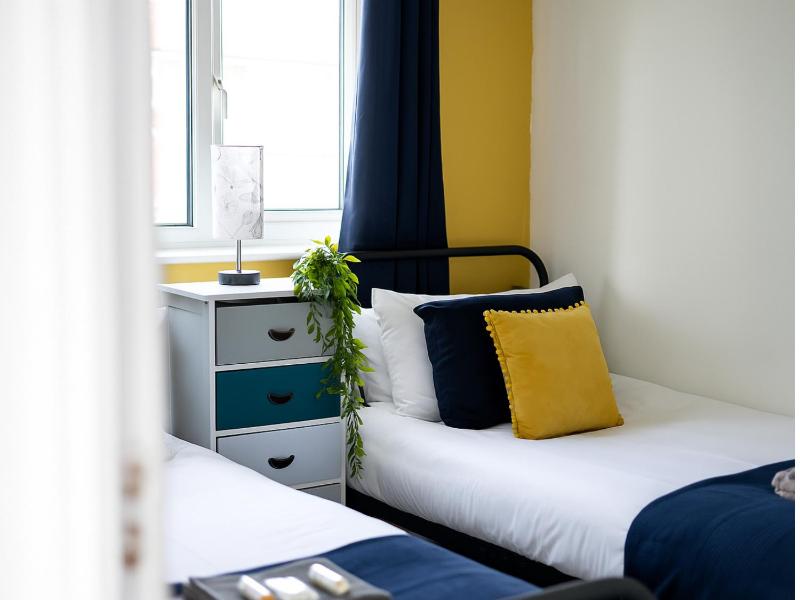 Grange Fields by Alt-Stay Contractor Accommodation - 3 Bed Contractor Home With Parking Wi-Fi & Full Kitchen - Ideal For Long stays - image 19