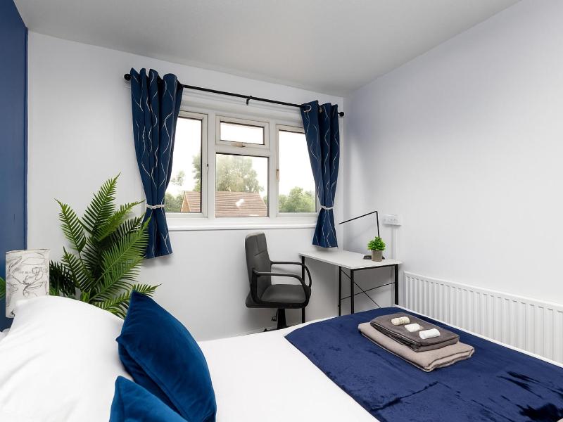 Grange Fields by Alt-Stay Contractor Accommodation - 3 Bed Contractor Home With Parking Wi-Fi & Full Kitchen - Ideal For Long stays - image 10