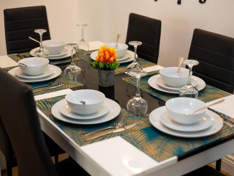 Grange Fields by Alt-Stay Contractor Accommodation - 3 Bed Contractor Home With Parking Wi-Fi & Full Kitchen - Ideal For Long stays - image 7