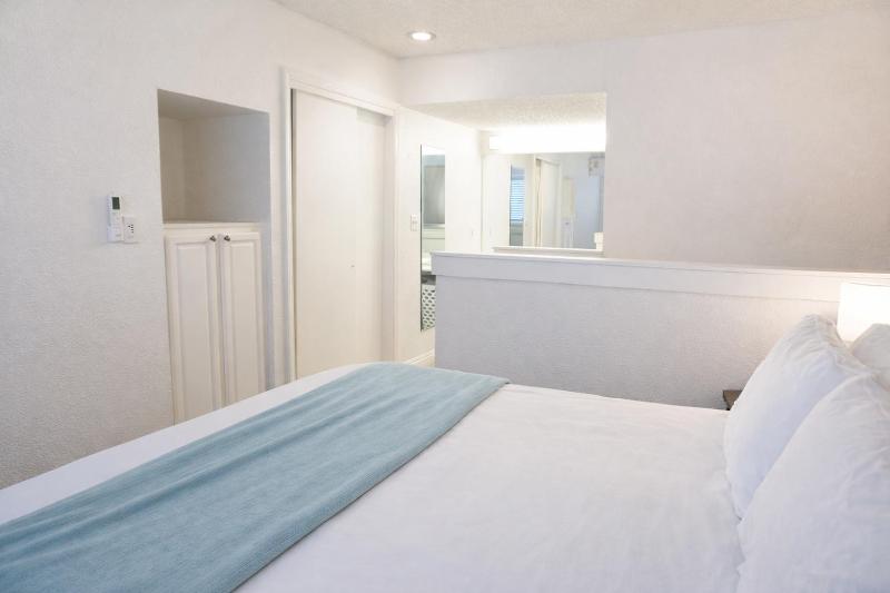 Extensive Cleaning Protocols * Award Winning Beds - image 4