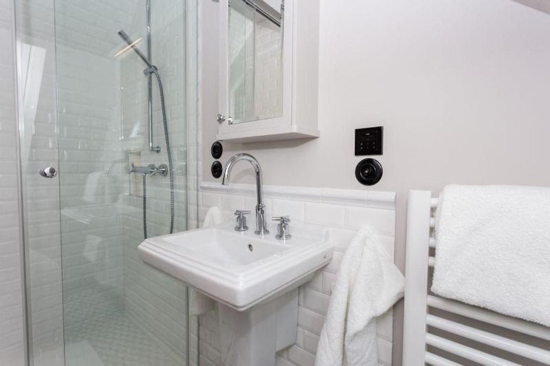 Villa-Aegir-Whg-Josi-Modern-mit-Sauna-Wellnessmoeglichkeit - image 3