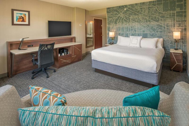 Courtyard by Marriott Seattle Sea-Tac Area - image 1