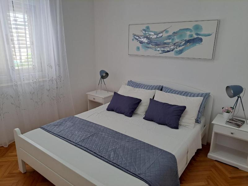 Apartments with parking space Supetar Brac - 13180 - image 25