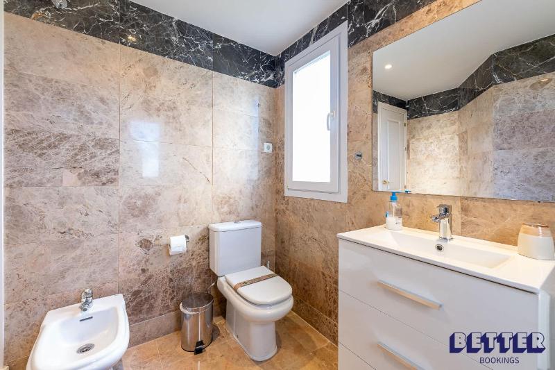 Premium 3BR w Seaviews Close to Port By Better Bookings - image 33