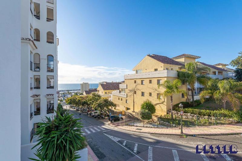 Premium 3BR w Seaviews Close to Port By Better Bookings - image 3