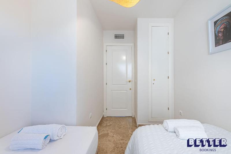 Premium 3BR w Seaviews Close to Port By Better Bookings - image 38