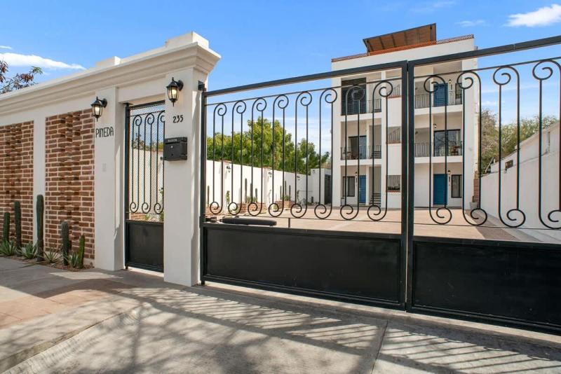 Pineda Studio 201 with Parking & Daily Cleaning - image 17