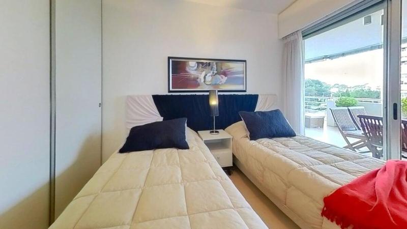 Espectacular apartamento en Parada 19 Playa Mansa 3 Dormitorios - image 19