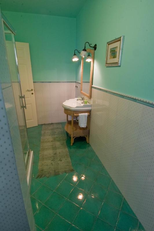 Double Room image 4