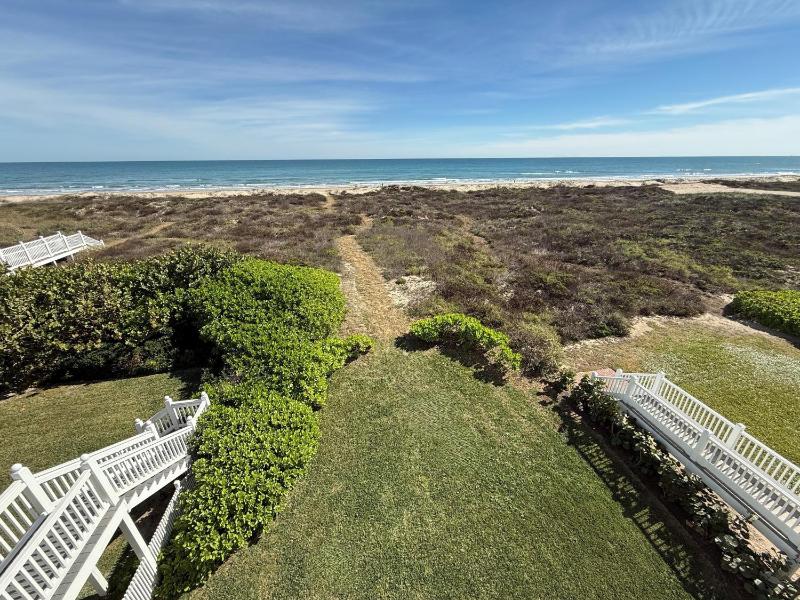 8242 Breakers Blvd home - image 14