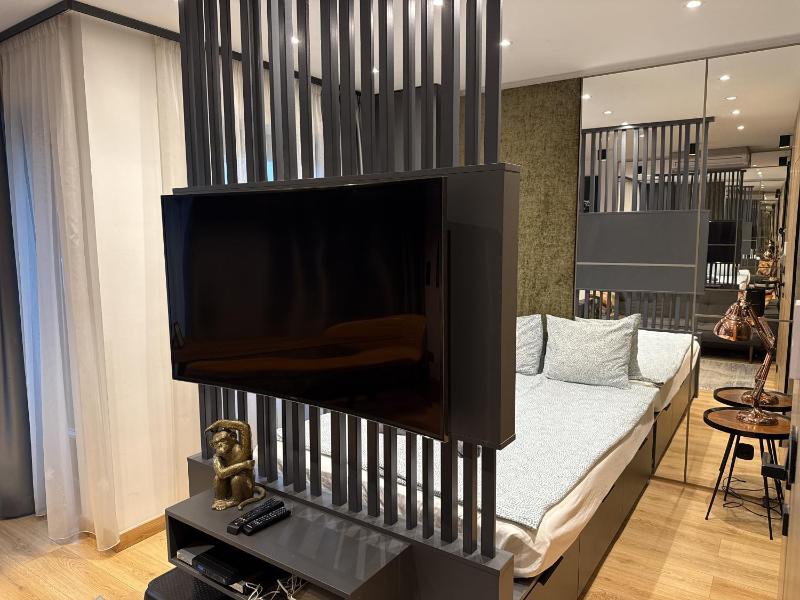 Luxe Central Apartments - image 2