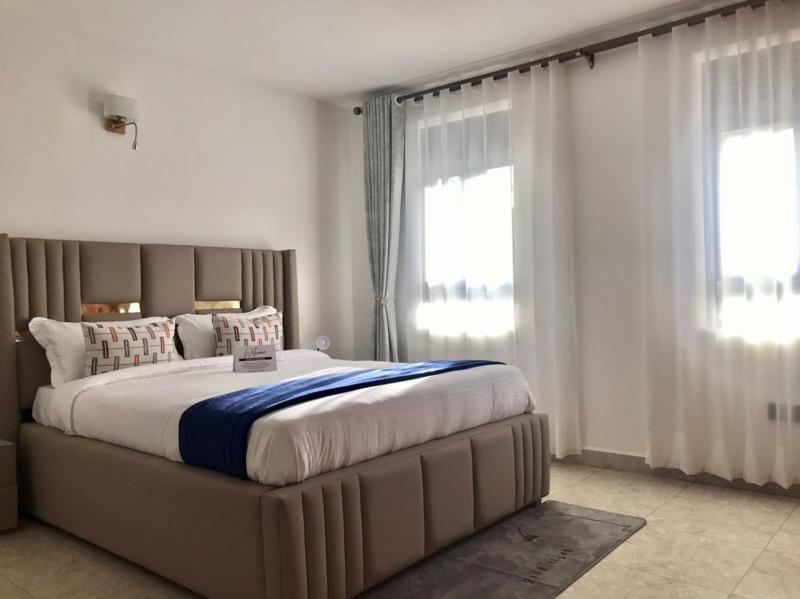 GEORGE SEECEE Suites Kiwatule - image 7