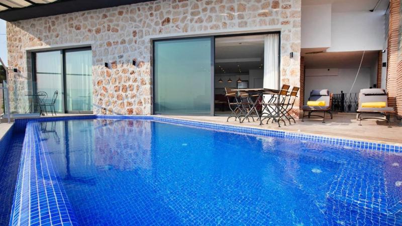 Kördere 1 bedroom secluded villa with private pool heated pool hot tub - image 4