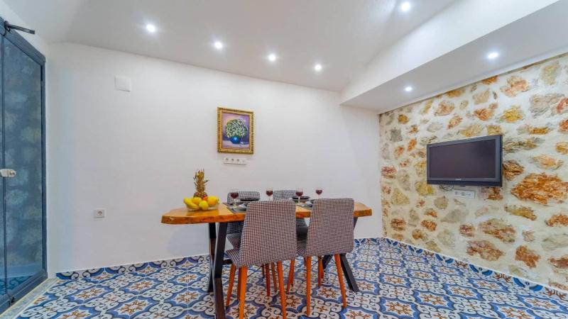 Kalkan 3 bedroom Villa within walking distance to the town - image 23