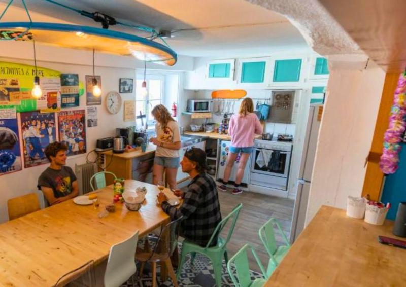 SURF HOSTEL BIARRITZ - image 35