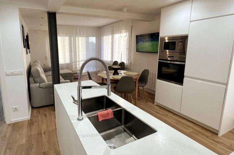 Luxurious 3-Bedroom Apartment with Pool Near Lloret de Mar Beach - image 13