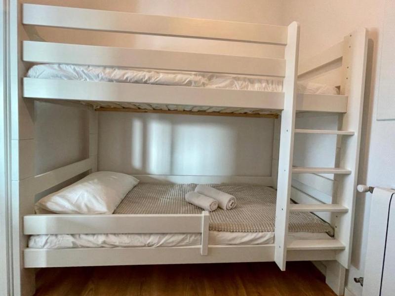 Luxurious 3-Bedroom Apartment with Pool Near Lloret de Mar Beach - image 10
