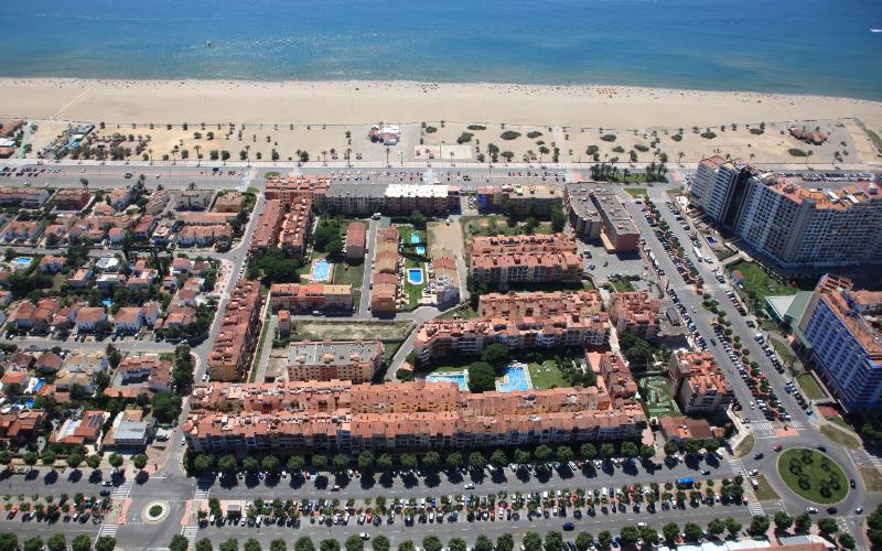 Apart-rent Apartamento Mirablau 0088 con vistas laterales a la playa - image 5
