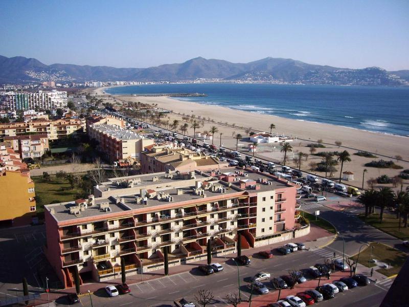 Apart-rent Apartamento Mirablau 0089 con vistas laterales a la playa - image 36