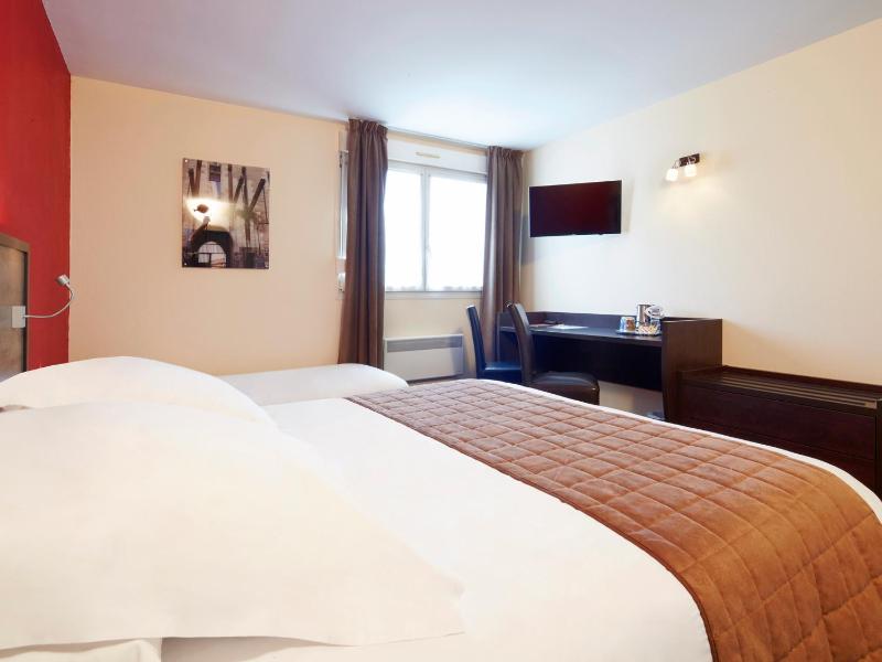 Quadruple Room image 4