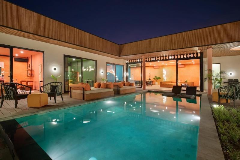 Canggu's Latest Showstopper Designers 7-Bed XXL Happy People Villa off Nelayan Beach - image 13
