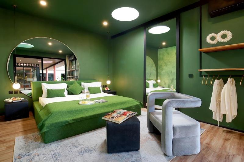 Canggu's Latest Showstopper Designers 7-Bed XXL Happy People Villa off Nelayan Beach - image 34