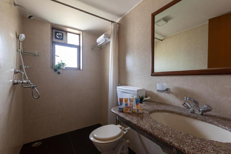 Emerald Greens by VEO StayVista - 3BHK Villa with Sauna & Private Pool - image 16