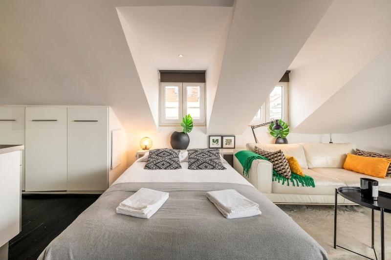 Stylish Penthouse Studio w Terrace by Porta85 - image 2
