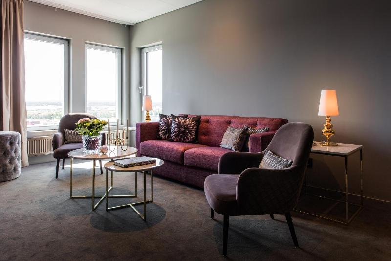 Suite - Summer image 3