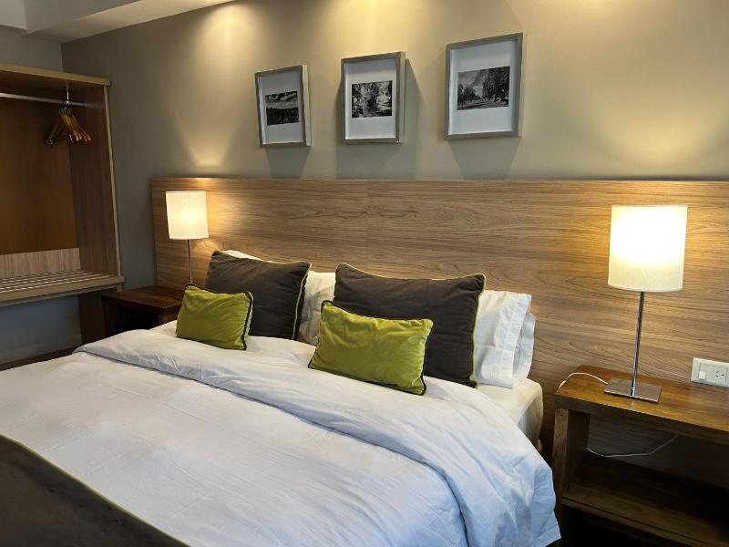 Hotel Tower Inn & Suites - image 11