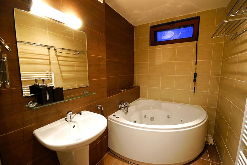 Ski & Sun Wellness Apartments - image 19