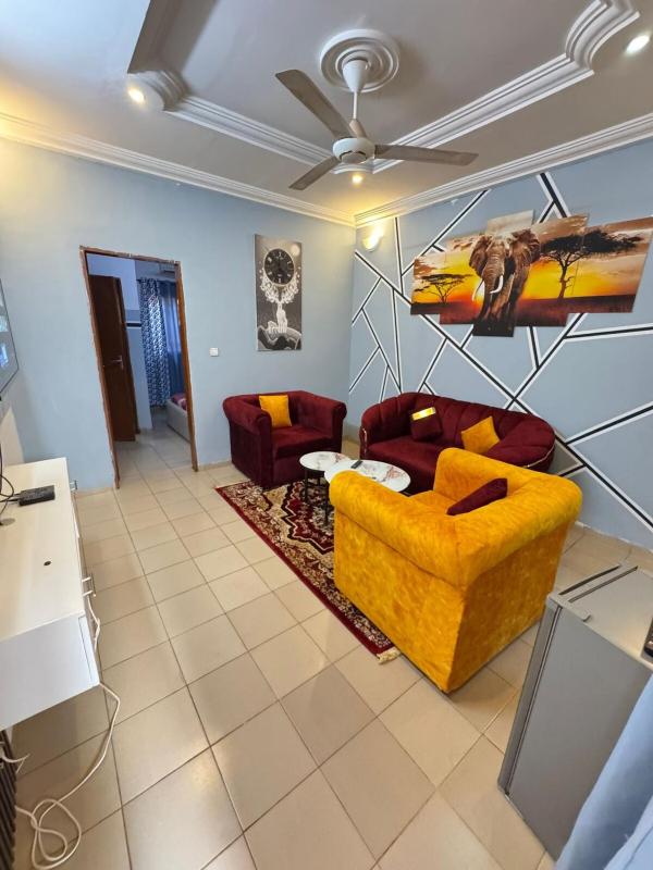 1 bedroom living room in Katre Yaar behind Bon Berger - image 6