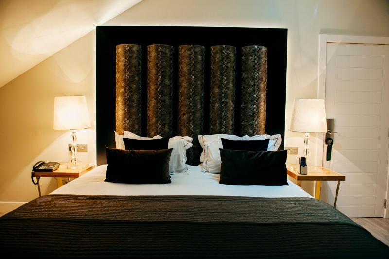 Deluxe Suite with Sea View image 4