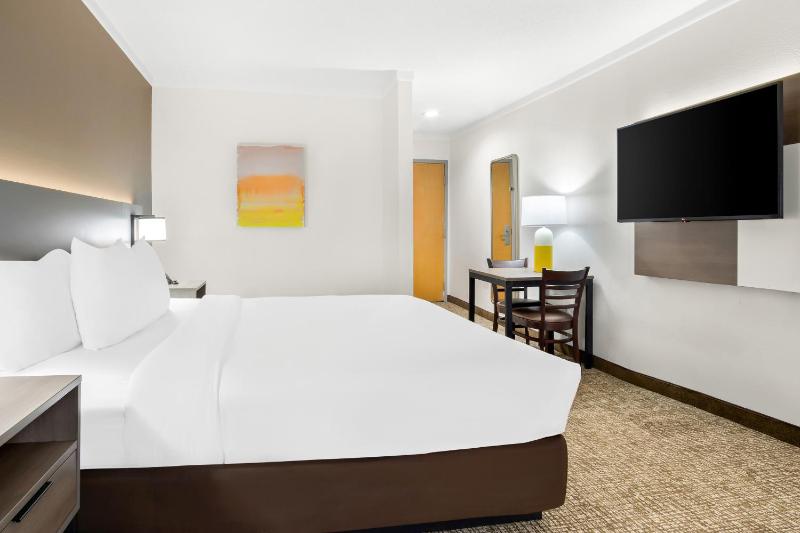 Comfort Inn Gold Coast - image 12